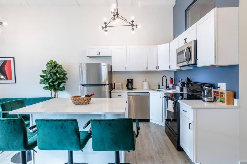 Apartment Mccormick 5br-3ba Luxury For Groups Of Up To 12 Guests With Gym Access And Optional Parking Chicago