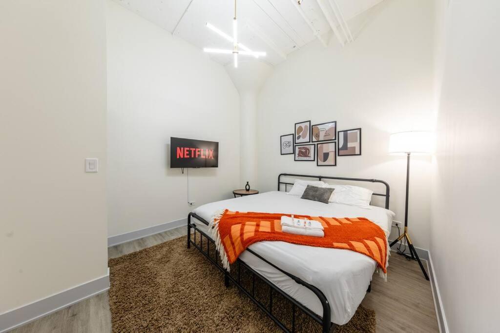 Apartment Mccormick 5br-3ba Luxury For Groups Of Up To 12 Guests With Gym Access And Optional Parking