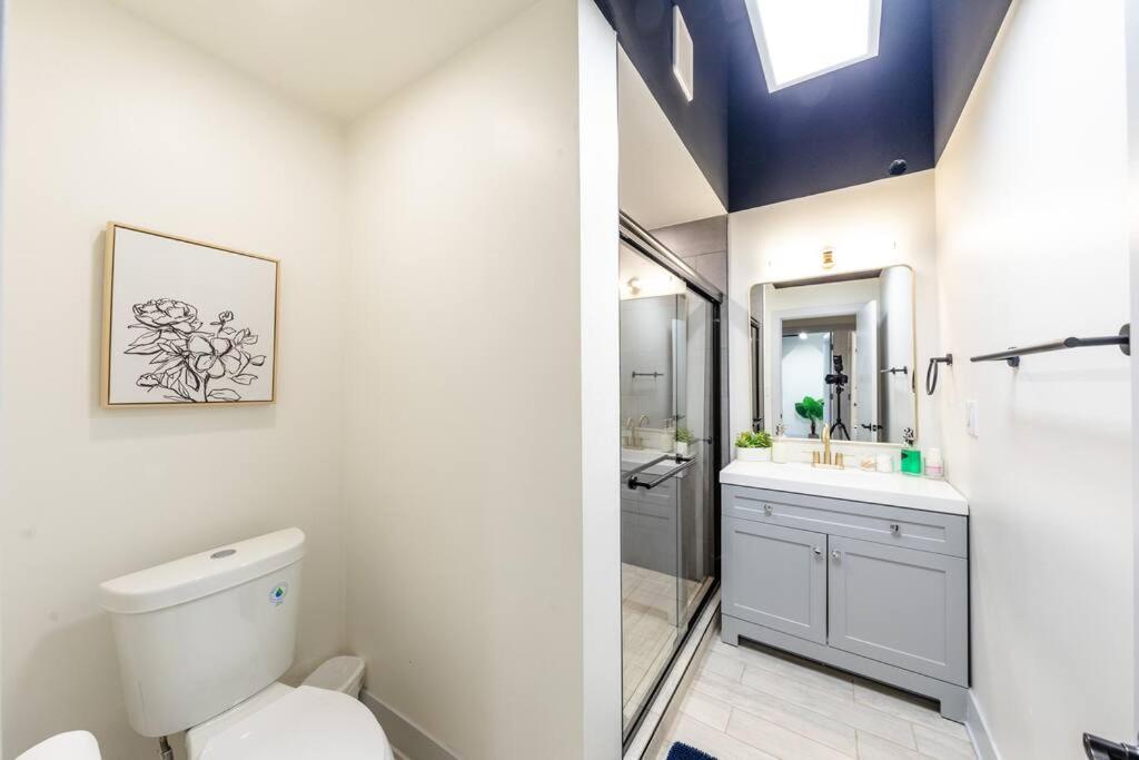 Luxury 6br Loft Perfect For 12 Guests With Skyline Views, Optional Parking And Gym Access Near Mccormick Place And Soldier Field * Chicago
