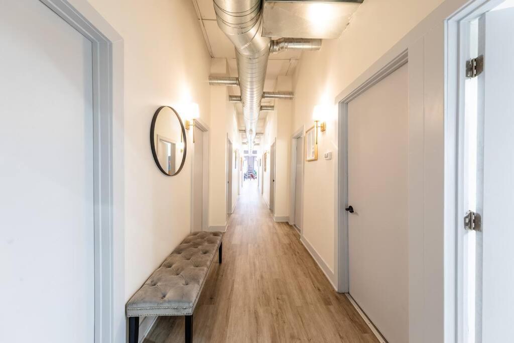 Apartment Luxury 6br Loft Perfect For 12 Guests With Skyline Views, Optional Parking And Gym Access Near Mccormick Place And Soldier Field *