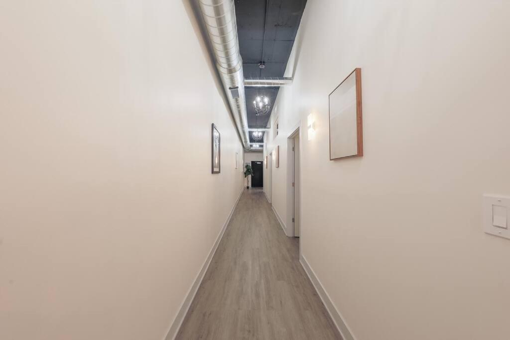 Mccormick 3br/2ba Luxury For Up To 8 Guests With Optional Parking And Gym Access