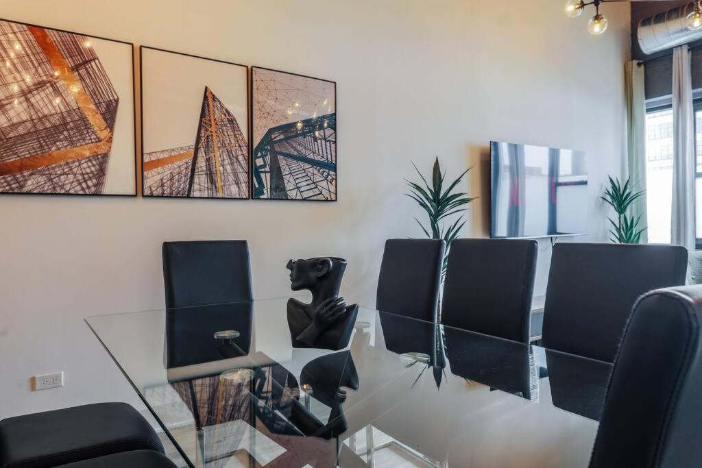 Spacious 5br Luxury Perfect For Group Sleeps 12 Near Mccormick Place, Grant Park And Soldier Field *