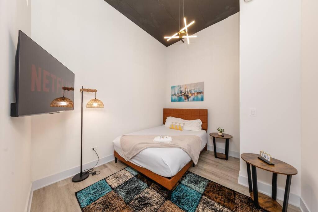 Spacious 5br Luxury Perfect For Group Sleeps 12 Near Mccormick Place, Grant Park And Soldier Field Apartment Chicago