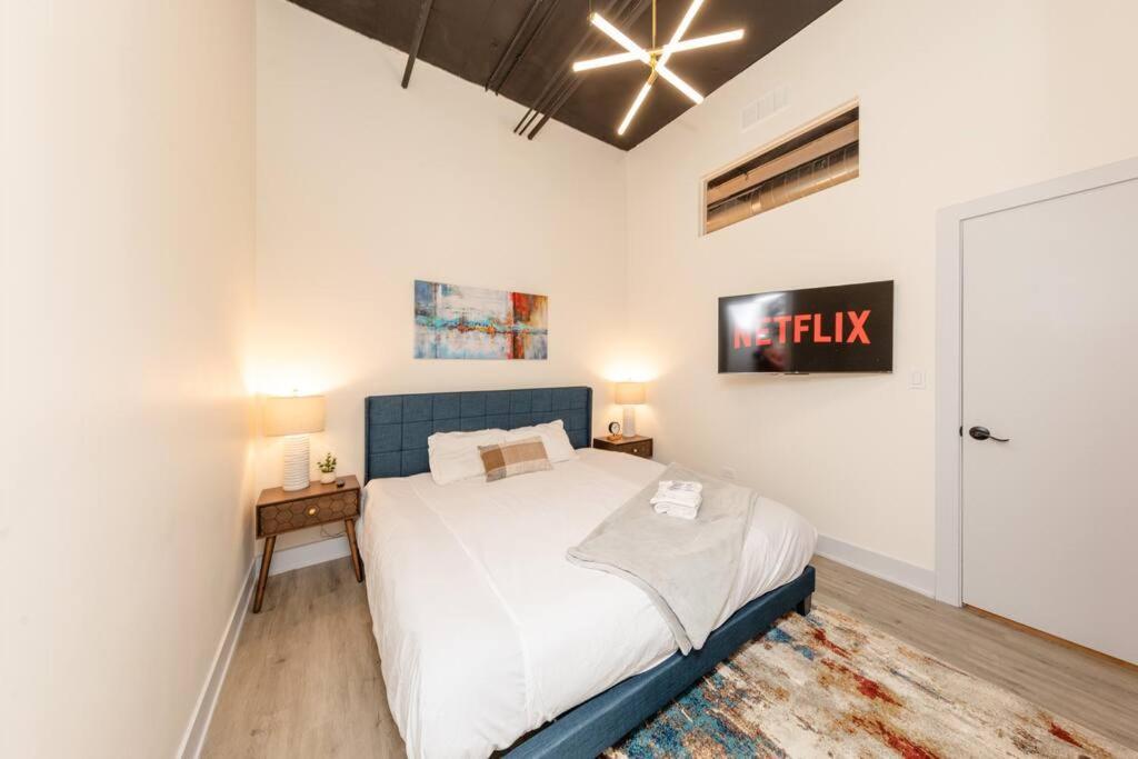 Apartment Spacious 5br Luxury Perfect For Group Sleeps 12 Near Mccormick Place, Grant Park And Soldier Field *