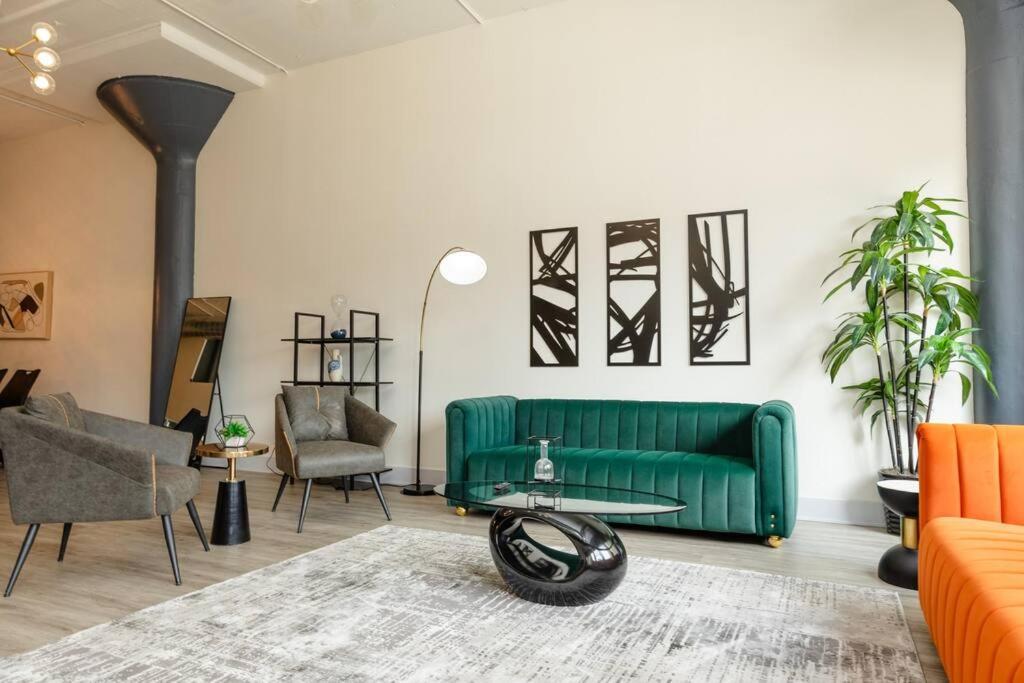 Mccormick 5br With 3ba Luxury For Groups Up To 12 Guests With Optional Parking And Gym Access Apartment