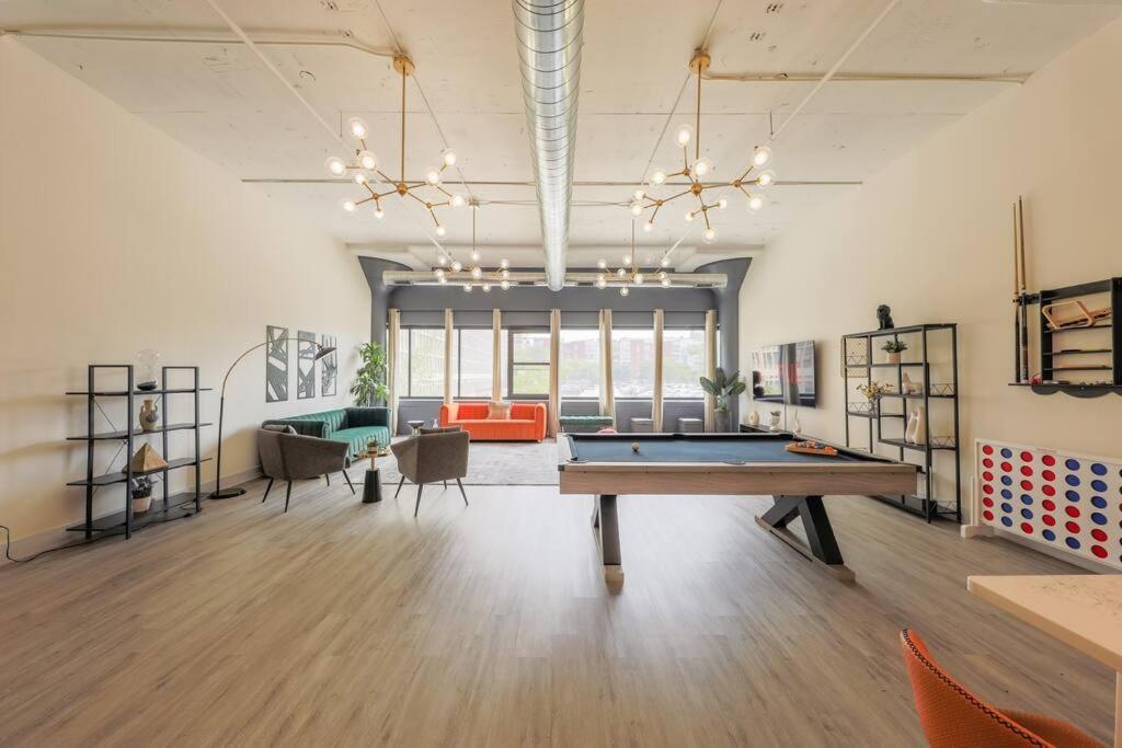 Mccormick 5br With 3ba Luxury For Groups Up To 12 Guests With Optional Parking And Gym Access Chicago
