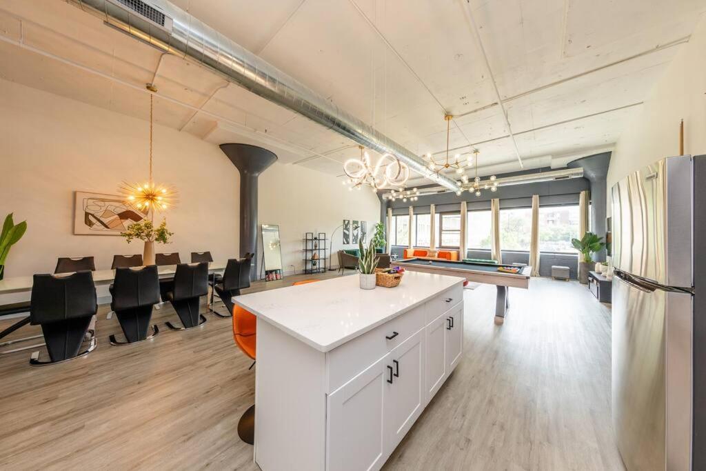 Mccormick 5br With 3ba Luxury For Groups Up To 12 Guests With Optional Parking And Gym Access *