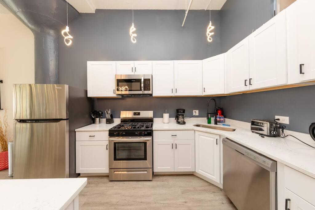 Mccormick 5br With 3ba Luxury For Groups Up To 12 Guests With Optional Parking And Gym Access * Chicago