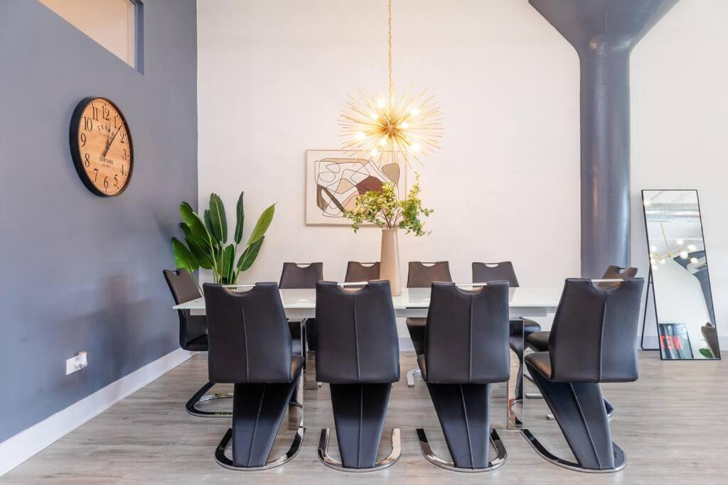 Mccormick 5br With 3ba Luxury For Groups Up To 12 Guests With Optional Parking And Gym Access *