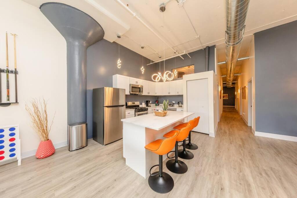 Apartment Mccormick 5br With 3ba Luxury For Groups Up To 12 Guests With Optional Parking And Gym Access *