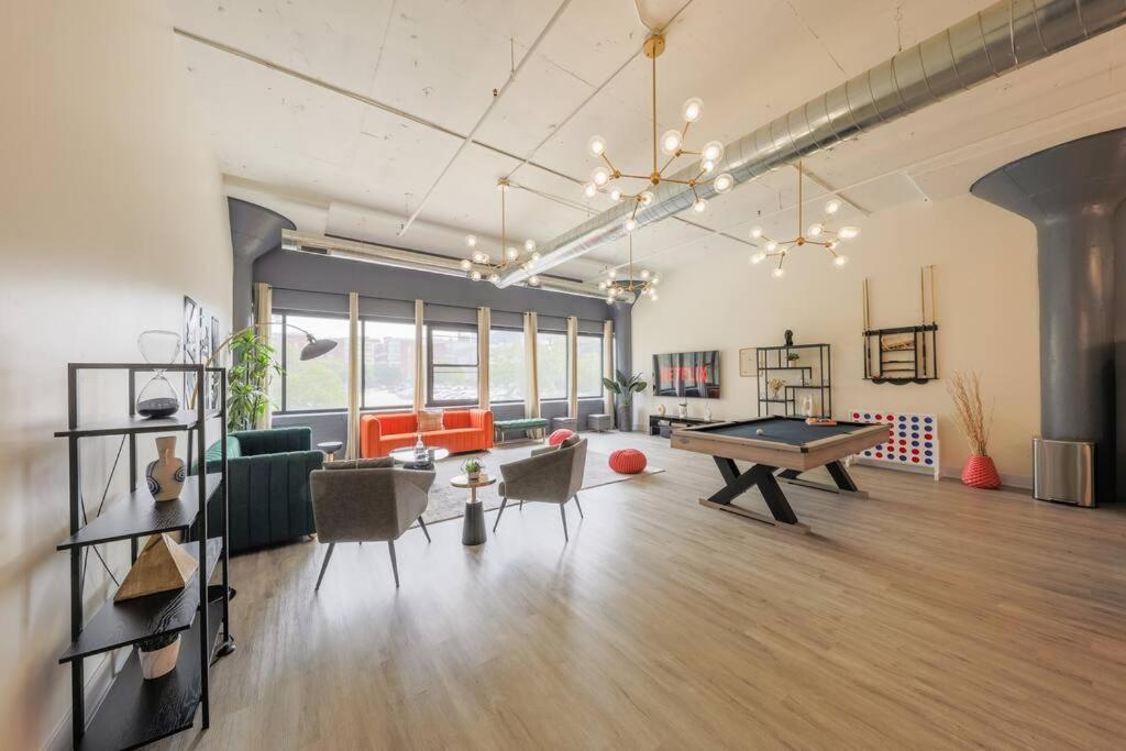 Mccormick 5br With 3ba Luxury For Groups Up To 12 Guests With Optional Parking And Gym Access Chicago