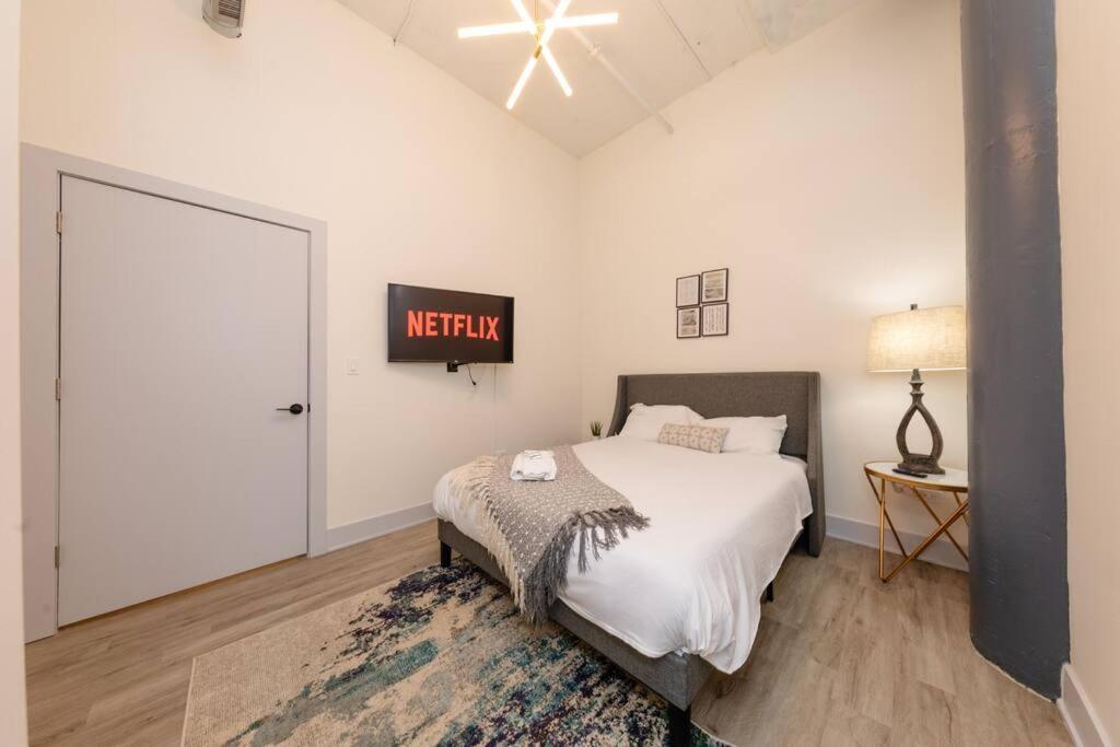 Mccormick 5br With 3ba Luxury For Groups Up To 12 Guests With Optional Parking And Gym Access Apartment Chicago
