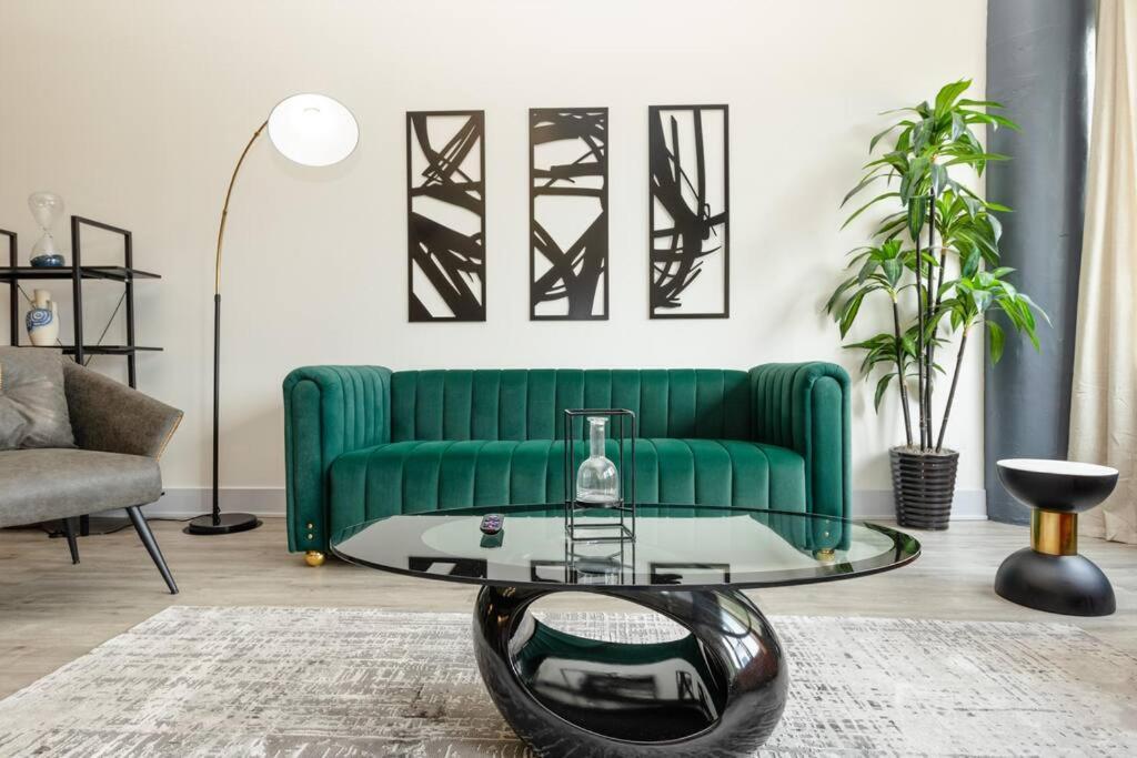 Mccormick 5br With 3ba Luxury For Groups Up To 12 Guests With Optional Parking And Gym Access Chicago