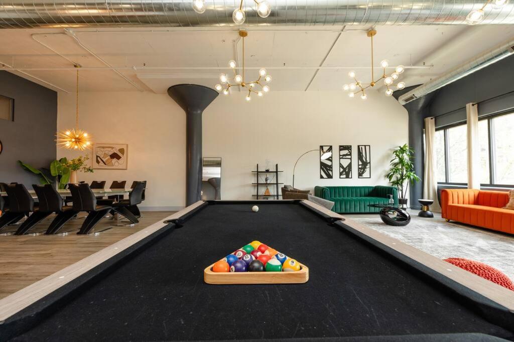 Mccormick 5br With 3ba Luxury For Groups Up To 12 Guests With Optional Parking And Gym Access Apartment