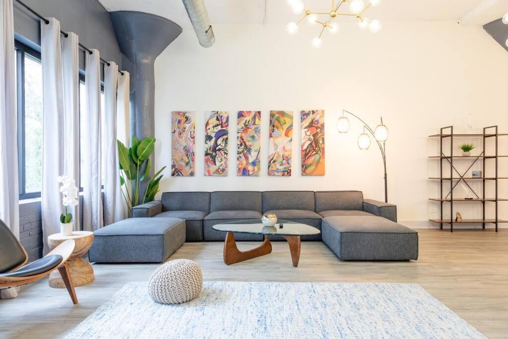 Mccormick 5br With 3ba Luxury For Groups That Sleeps Up To 12 Guests With Pool Table, Optional Parking And Gym Access * Chicago
