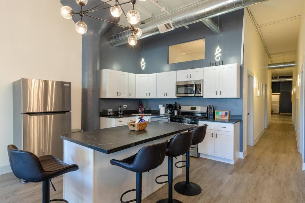 Mccormick 5br 3ba Luxury For Groups Up To 12 Guests With Optional Parking And Gym Access Apartment