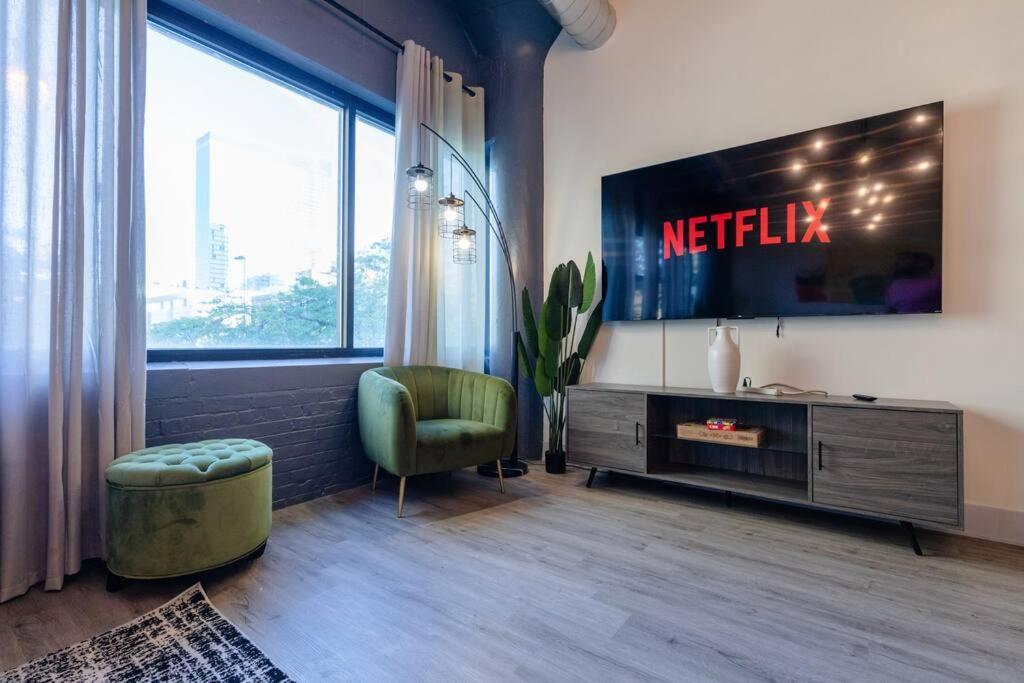 Mccormick 5br 3ba Luxury For Groups Up To 12 Guests With Optional Parking And Gym Access Chicago