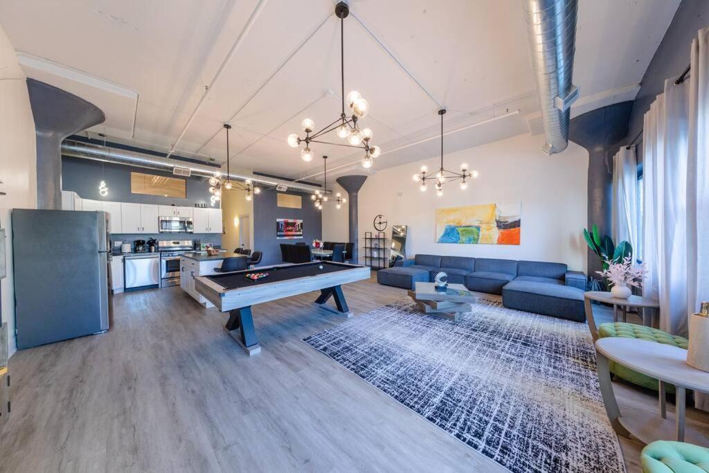 Mccormick 5br 3ba Luxury For Groups Up To 12 Guests With Optional Parking And Gym Access Apartment