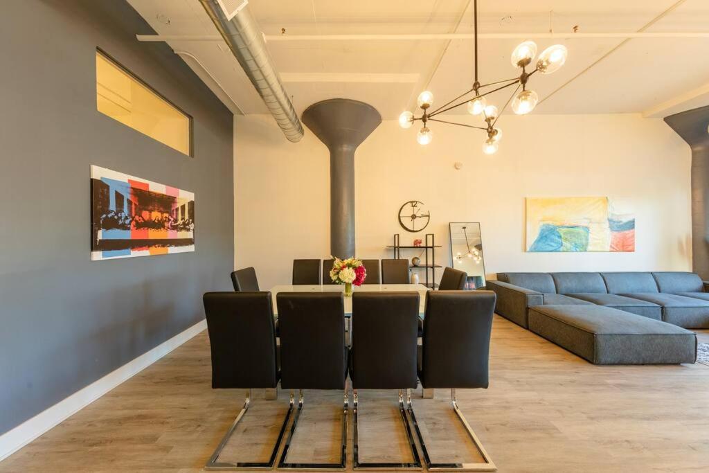 Mccormick 5br 3ba Luxury For Groups Up To 12 Guests With Optional Parking And Gym Access *