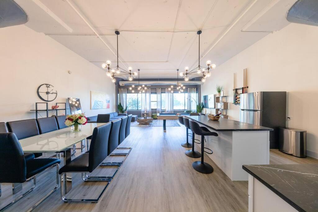 Mccormick 5br 3ba Luxury For Groups Up To 12 Guests With Optional Parking And Gym Access Apartment *