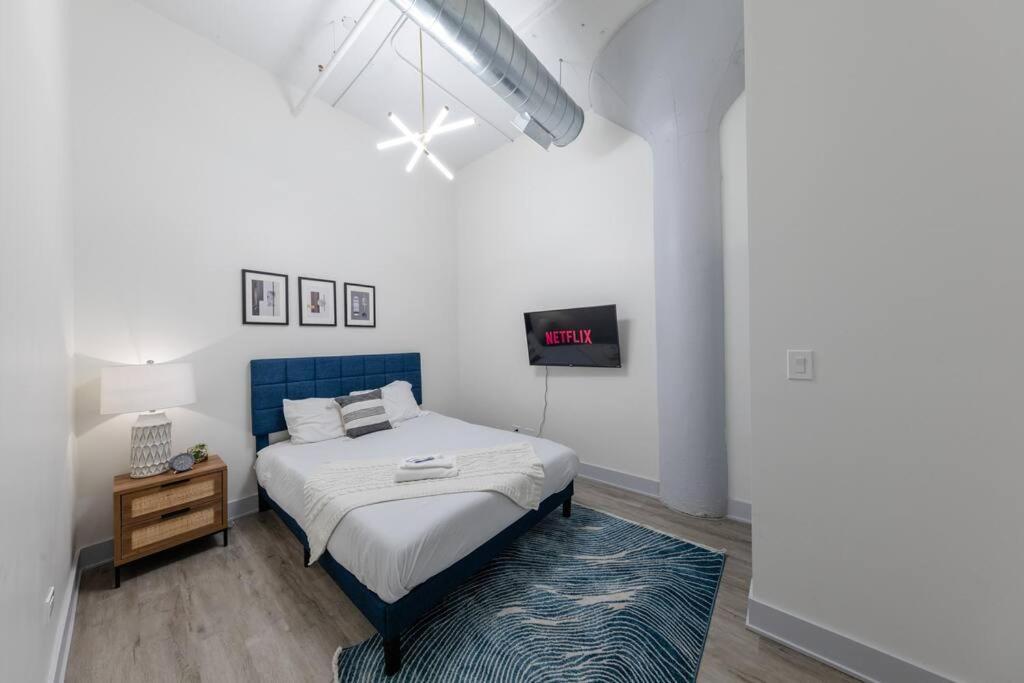 Apartment Mccormick 5br 3ba Luxury For Groups Up To 12 Guests With Optional Parking And Gym Access