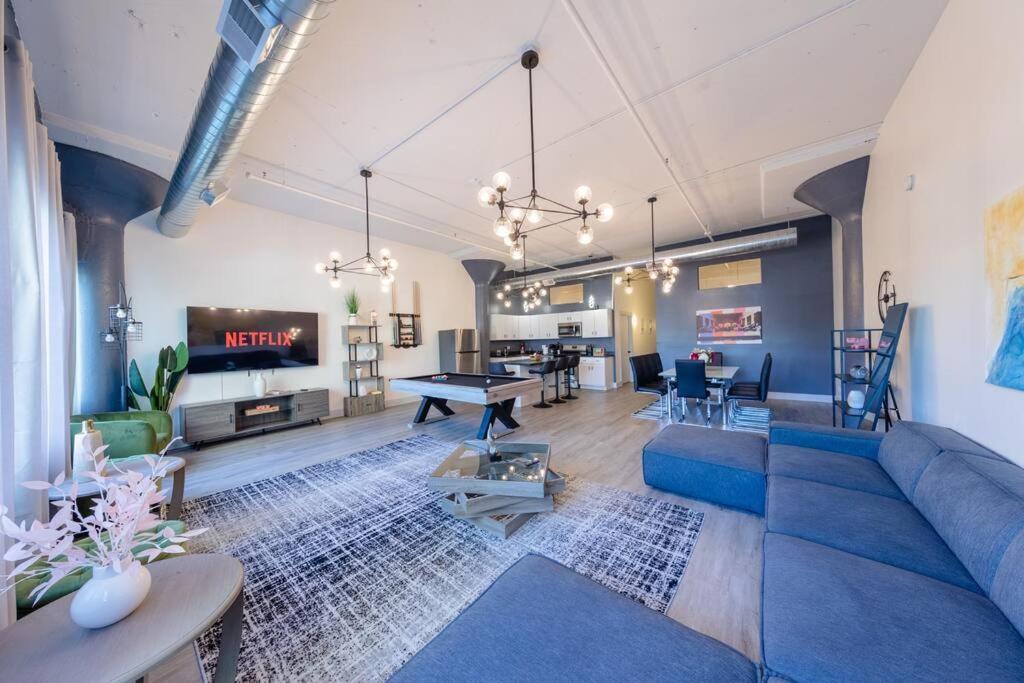 Mccormick 5br 3ba Luxury For Groups Up To 12 Guests With Optional Parking And Gym Access Apartment Chicago