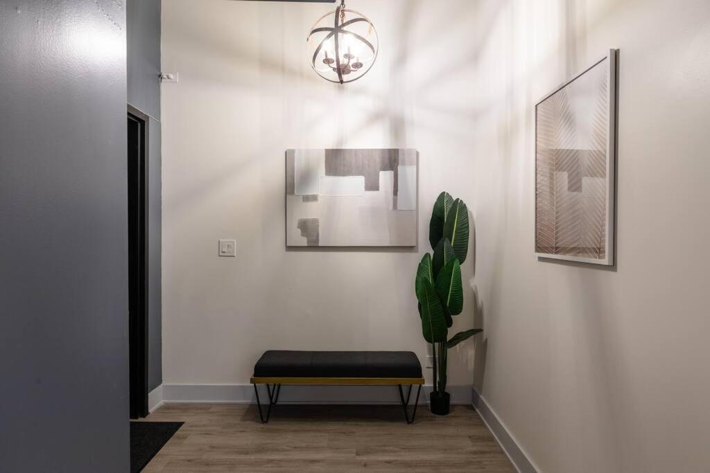 Mccormick 5br 3ba Luxury For Groups Up To 12 Guests With Optional Parking And Gym Access