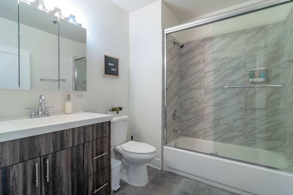 Mccormick 2br-2ba Family Unit For Up To 8 Guests With Optional Parking & Gym Access Apartamento *