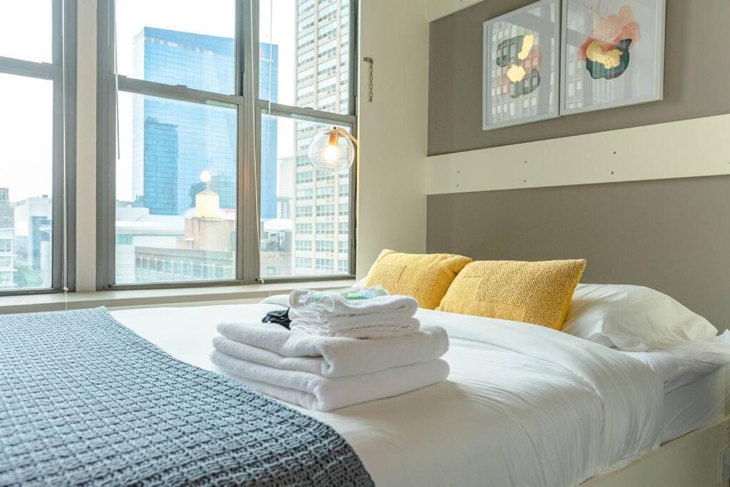Apartment Mccormick Place That Sleeps Up To 4 With Optional Parking & Gym Access *