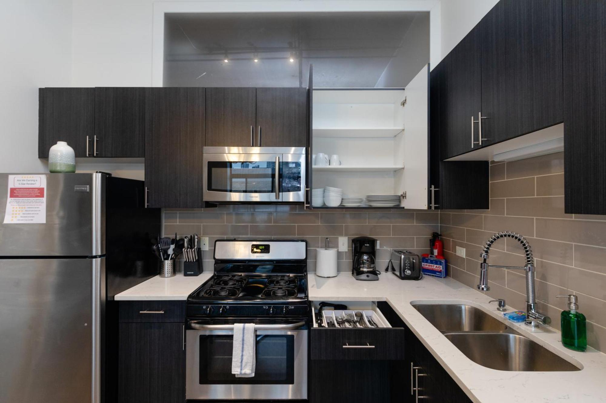 Mccormick Patio Skyline Unit For Up To 6 Guests With Optional Parking * Chicago