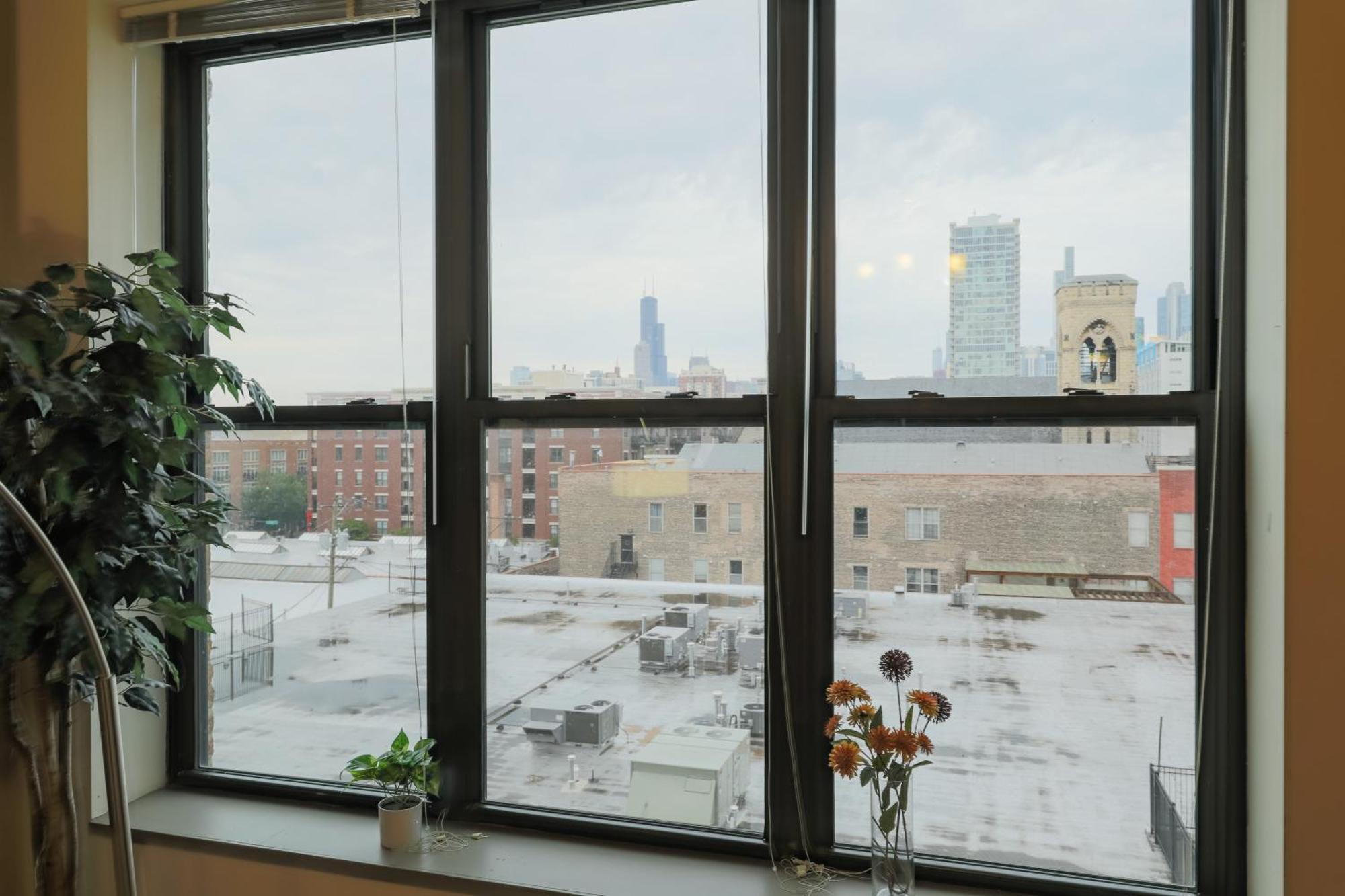 Family-friendly 3br Near Mccormick Place, Soldier Field & Shedd Aquarium, A Prime South Loop Spot Apartment