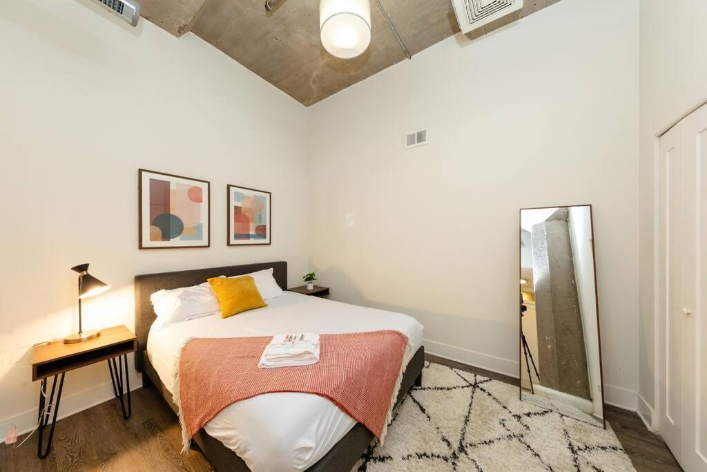 Family-friendly 3br Near Mccormick Place, Soldier Field & Shedd Aquarium, A Prime South Loop Spot Apartment