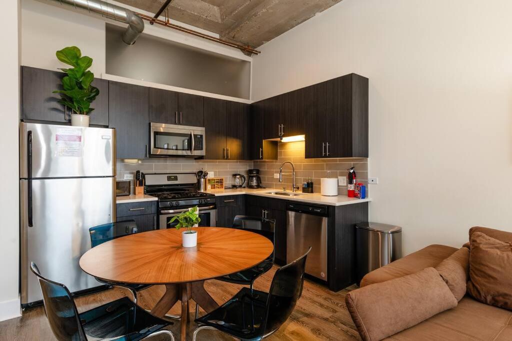Apartment Family-friendly 3br Near Mccormick Place, Soldier Field & Shedd Aquarium, A Prime South Loop Spot *