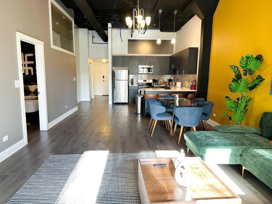 Apartment Mccormick 3br/2ba Family Oasis For Up To 8 Guests With Optional Parking & Gym Chicago