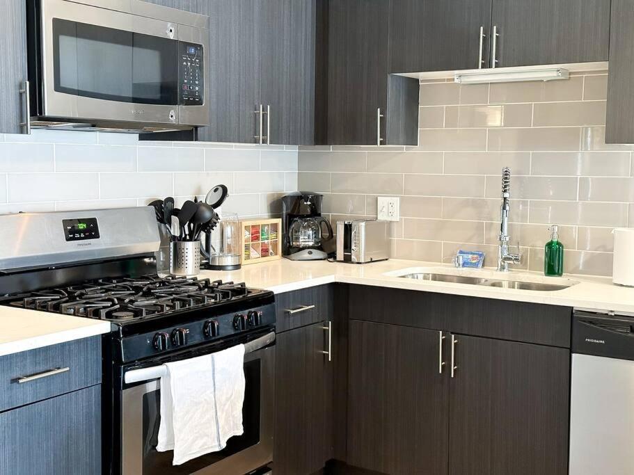 Mccormick 3br/2ba Family Oasis For Up To 8 Guests With Optional Parking & Gym *