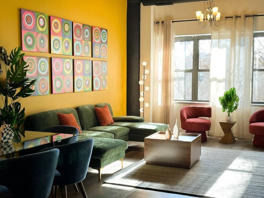 Mccormick 3br/2ba Family Oasis For Up To 8 Guests With Optional Parking & Gym Apartment Chicago