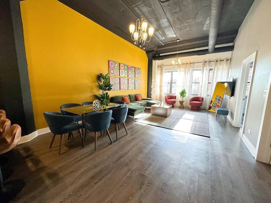 Apartment Mccormick 3br/2ba Family Oasis For Up To 8 Guests With Optional Parking & Gym Chicago