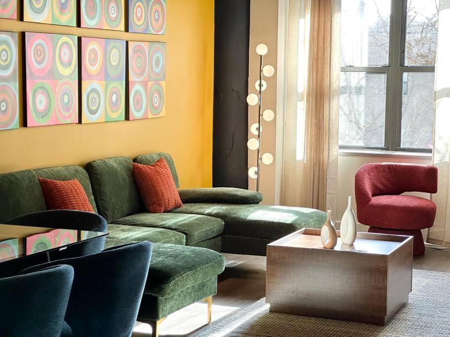 Mccormick 3br/2ba Family Oasis For Up To 8 Guests With Optional Parking & Gym Chicago