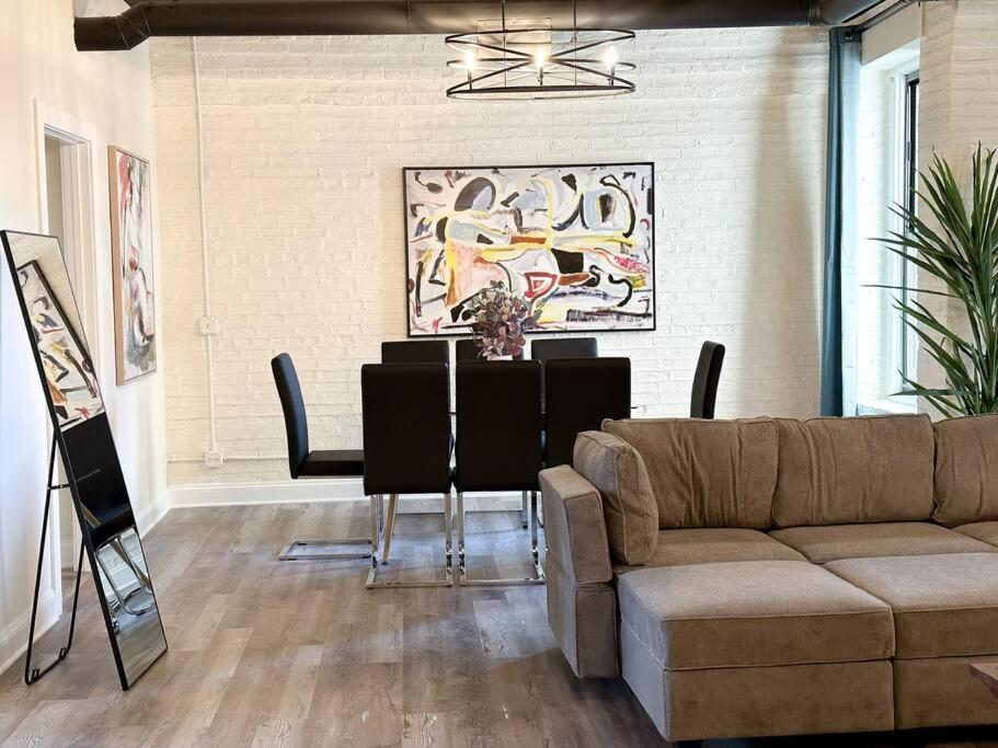 Mccormick Place 5 Bed Family Unit With Pool Table And Optional Parking Apartamento *