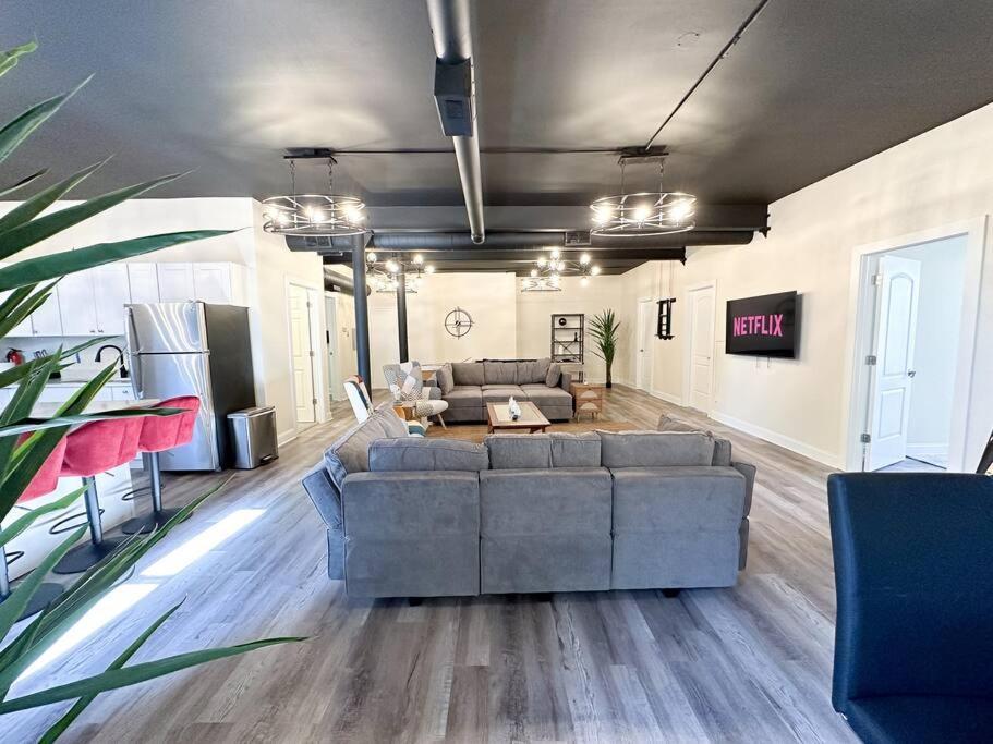 Mccormick Place 5 Bed Family Unit With Pool Table And Optional Parking Apartamento