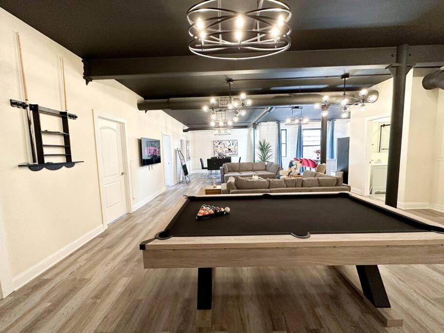 Apartamento Mccormick Place 5 Bed Family Unit With Pool Table And Optional Parking *