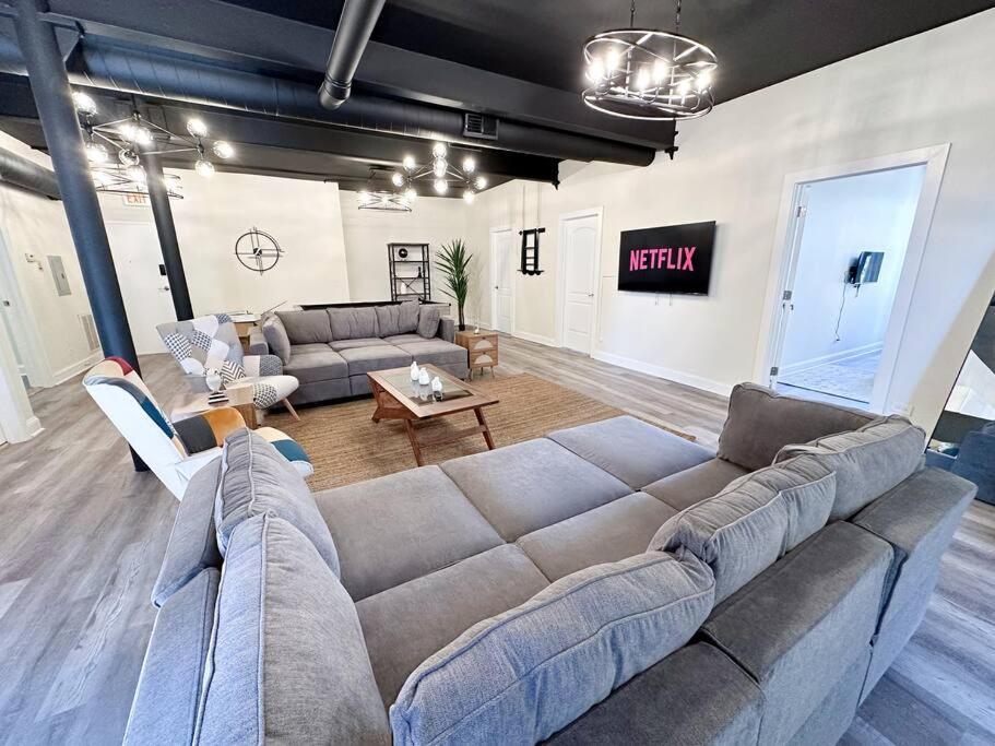 Mccormick Place 5 Bed Family Unit With Pool Table And Optional Parking Apartamento *