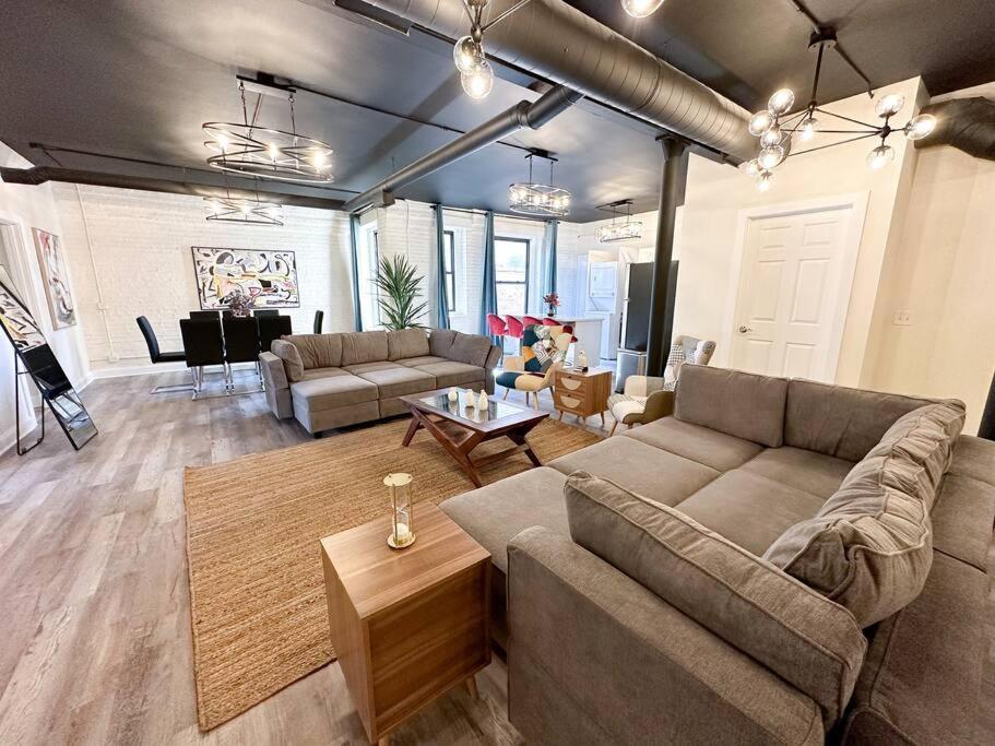 Apartamento Mccormick Place 5 Bed Family Unit With Pool Table And Optional Parking *