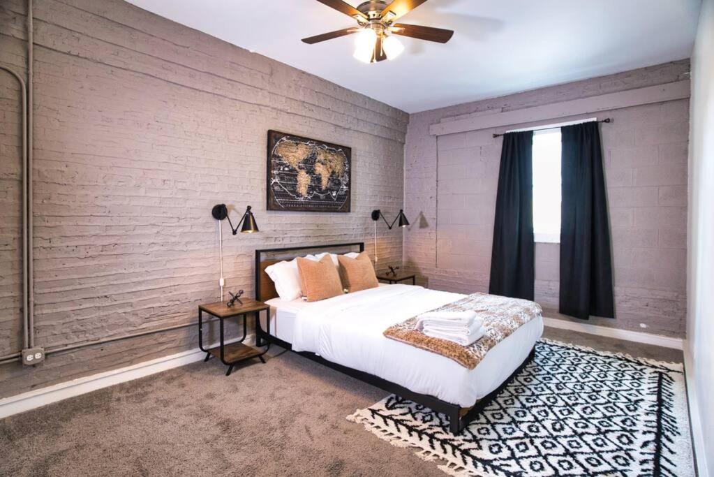 Apartment Huge 4br Downtown Retreat Good For Groups Sleeps 10 Near Mccormick Place And Field Museum Chicago