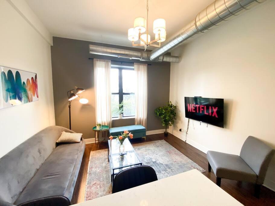 Mccormick Place 420 Friendly 3br/2ba With Optional Parking Apartment