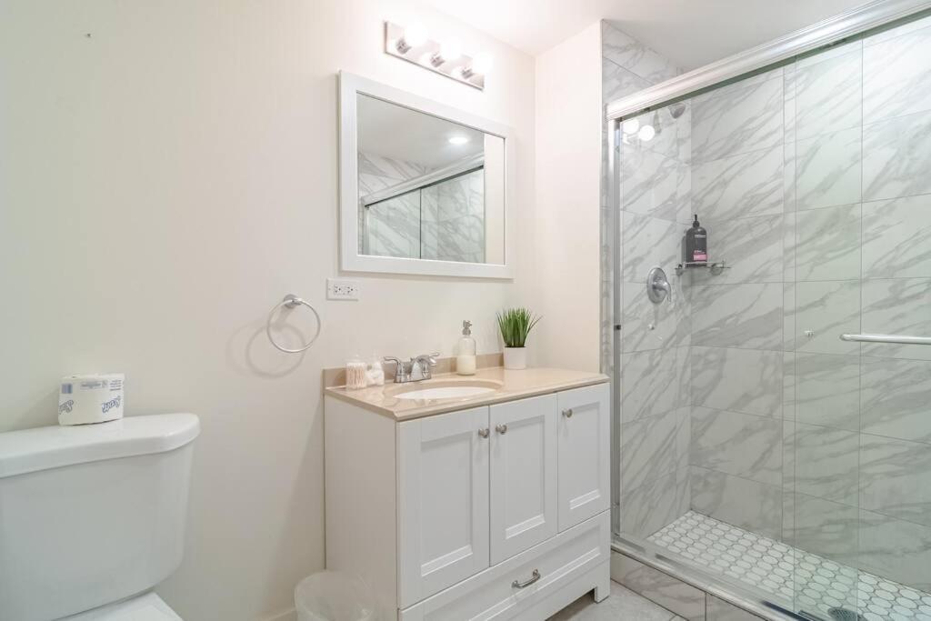Mccormick Place 420 Friendly 3br/2ba With Optional Parking Apartment