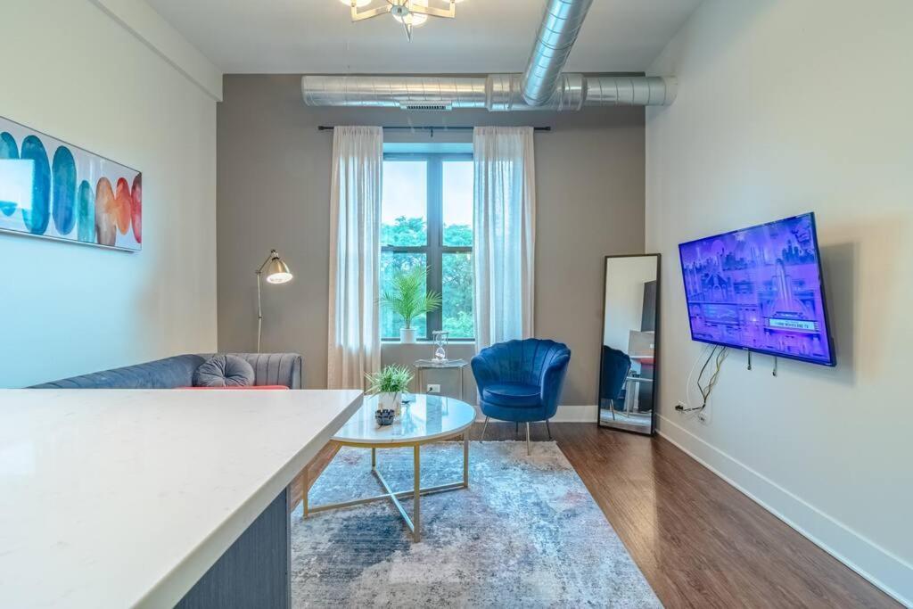 Mccormick Place 420 Friendly 3br/2ba With Optional Parking Chicago