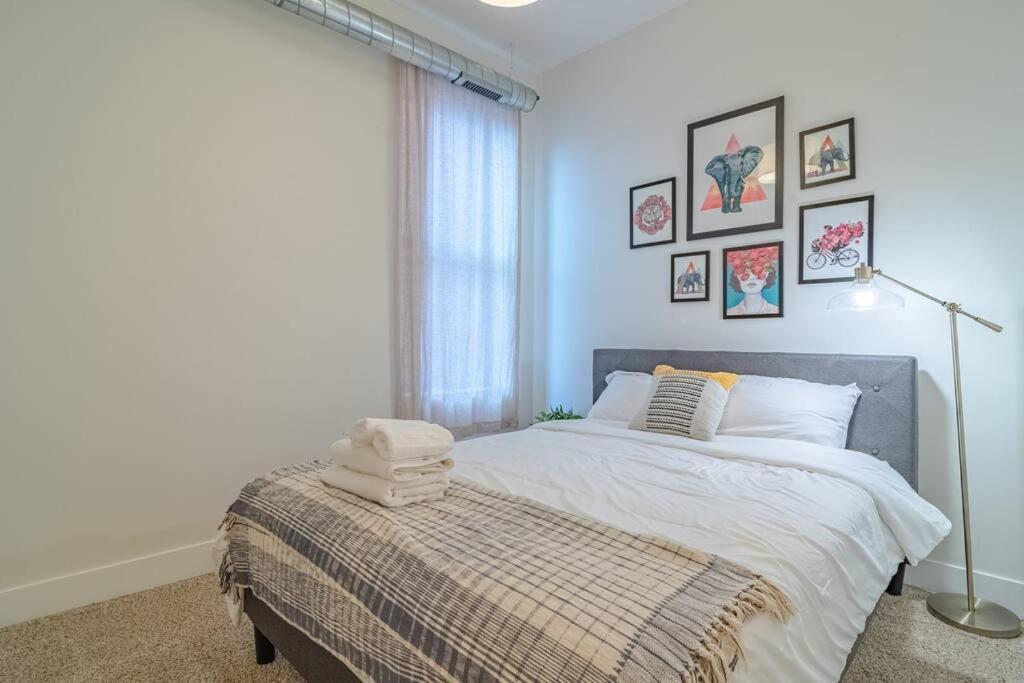 Apartment Mccormick Place 420 Friendly 3br/2ba With Optional Parking