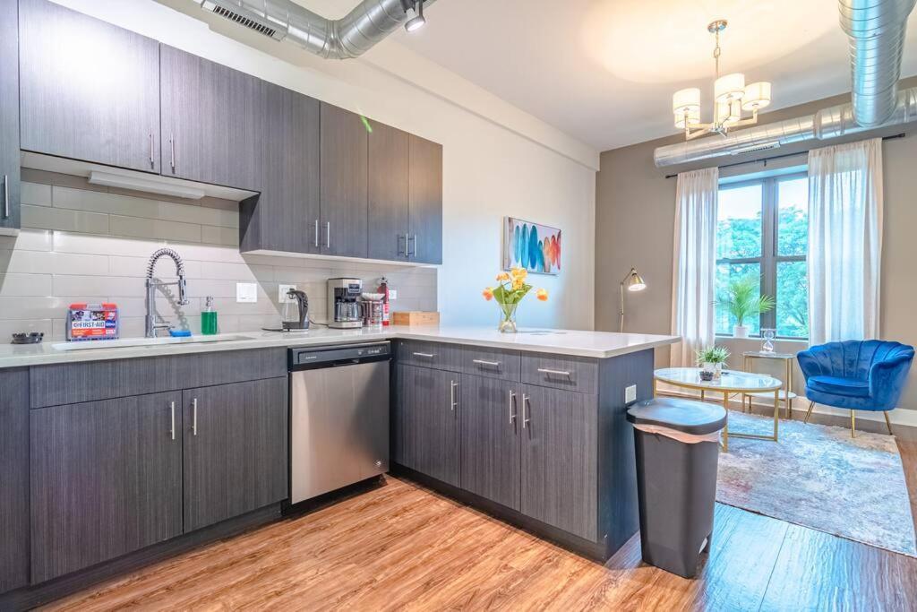 Mccormick Place 420 Friendly 3br/2ba With Optional Parking Apartment *