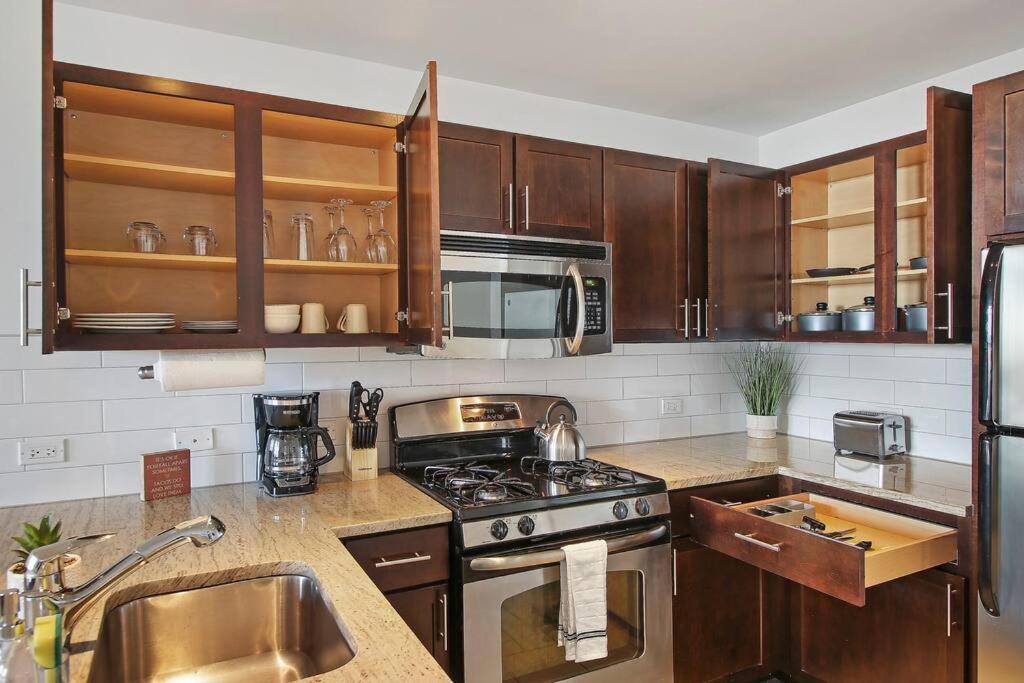 1br Chic & Elite In Hyde Park - Shoreland 714 Apartment *